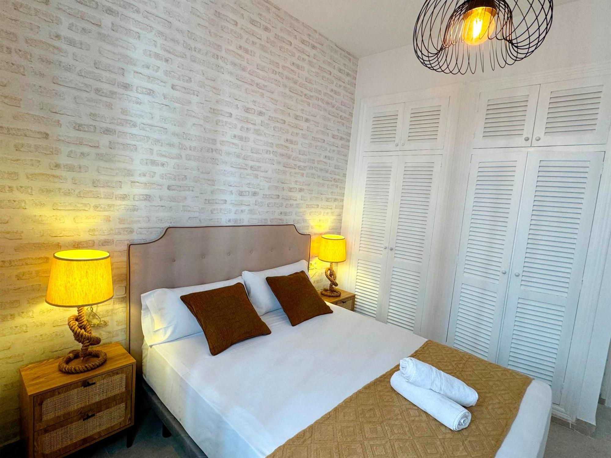 Apartamentos Plaza San Agustin 3000 Гранада Экстерьер фото