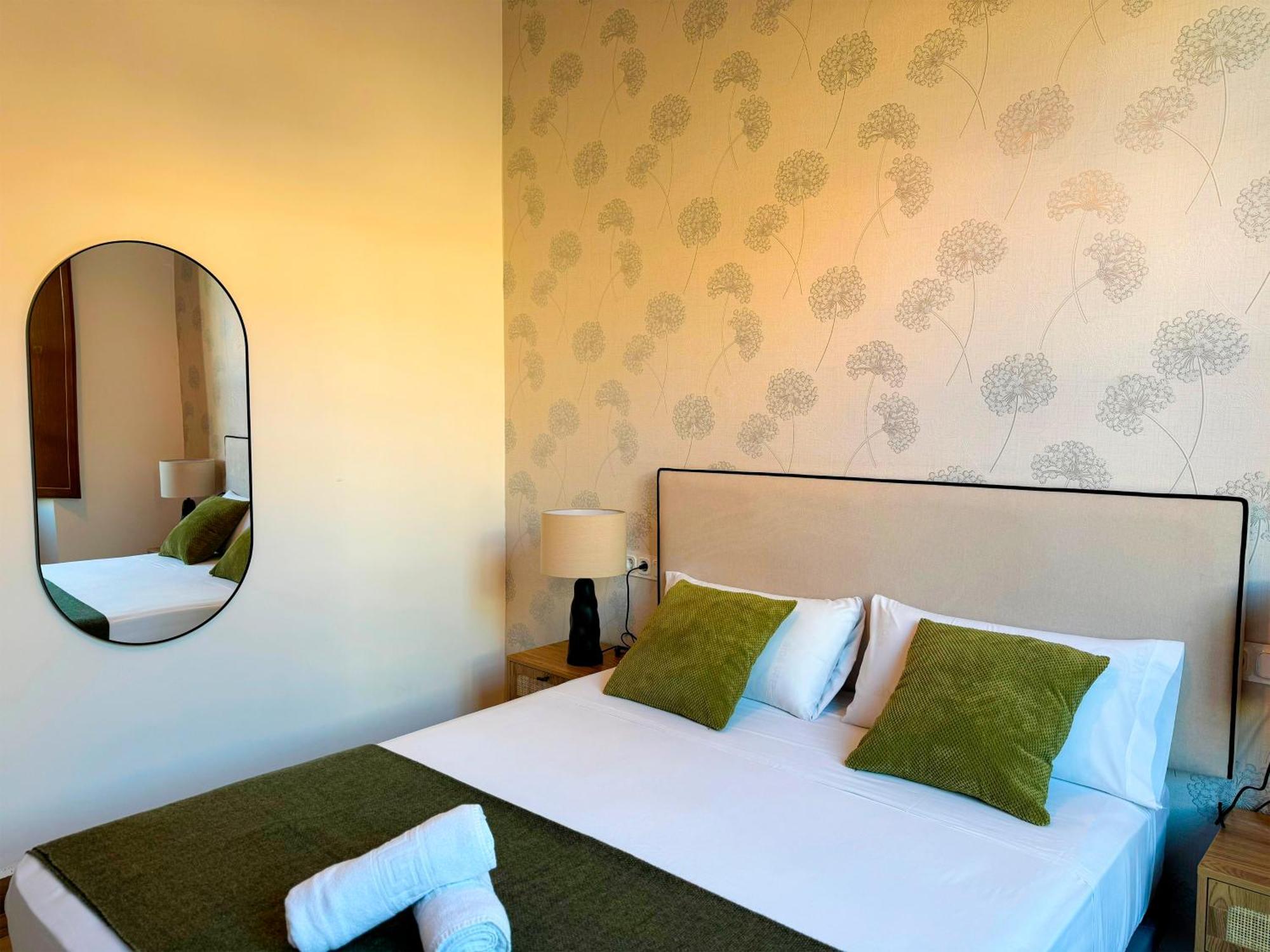 Apartamentos Plaza San Agustin 3000 Гранада Экстерьер фото