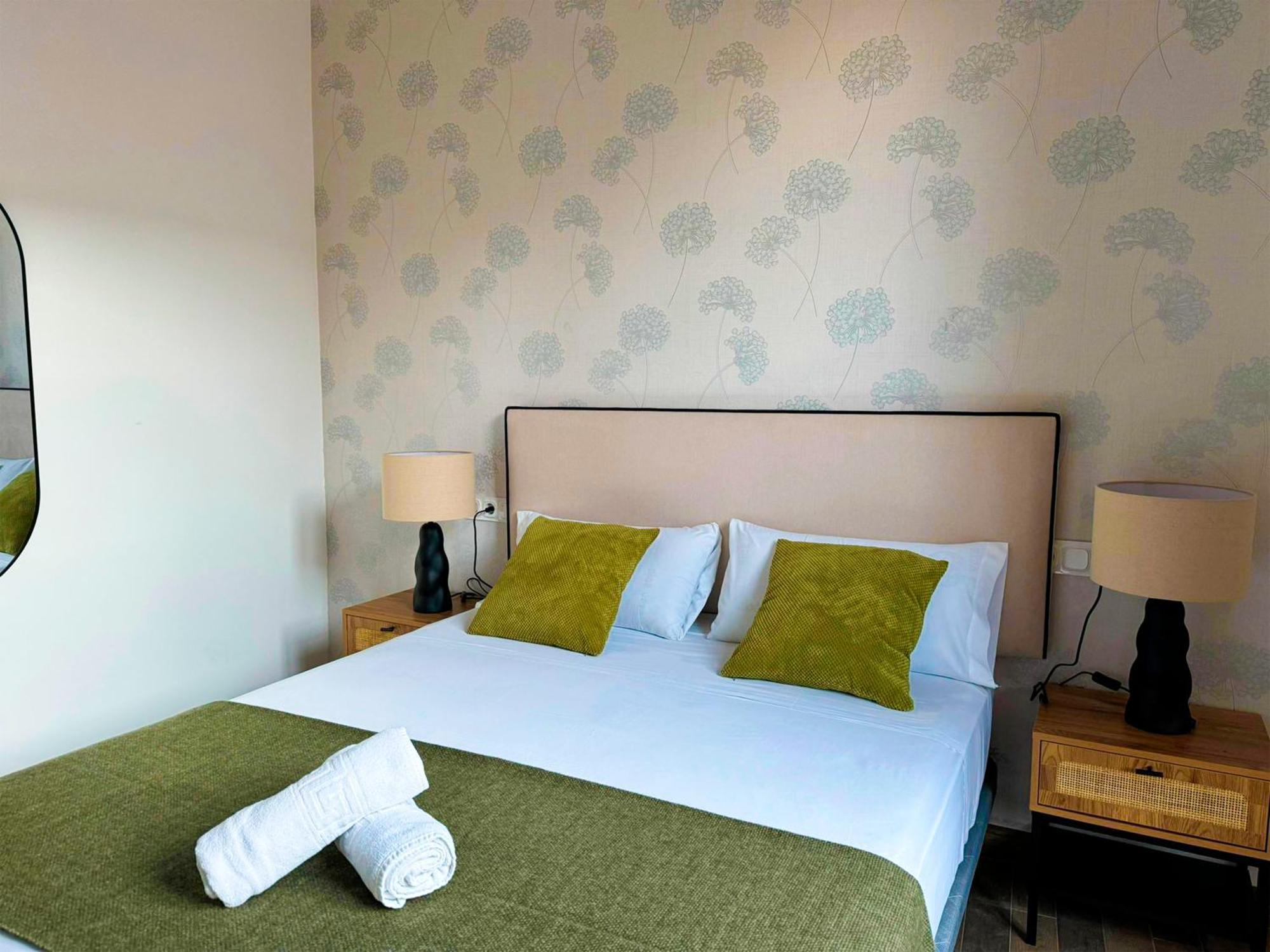 Apartamentos Plaza San Agustin 3000 Гранада Экстерьер фото